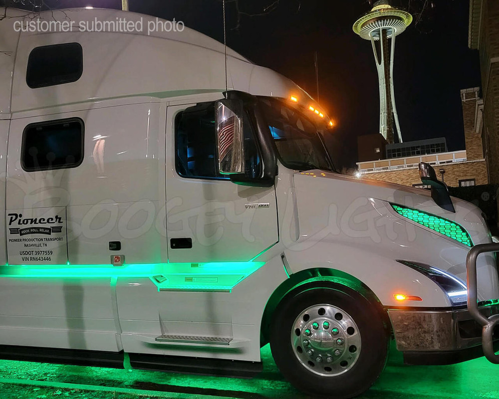 Volvo FH12 トレーラー LEDライト付き Volvo FH12 トレーラー LEDライト付き Volvo FH12 トレーラー LED