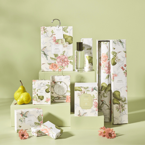 Pilbeam Living Scented Hanging Sachets Anjou French Pear lifestyle product image