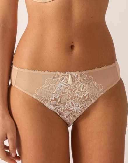 Agathe Brief