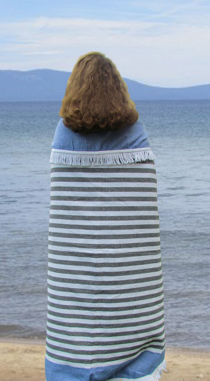 Oversized Round Resort Towel in Fine Turkish Cotton - Navy