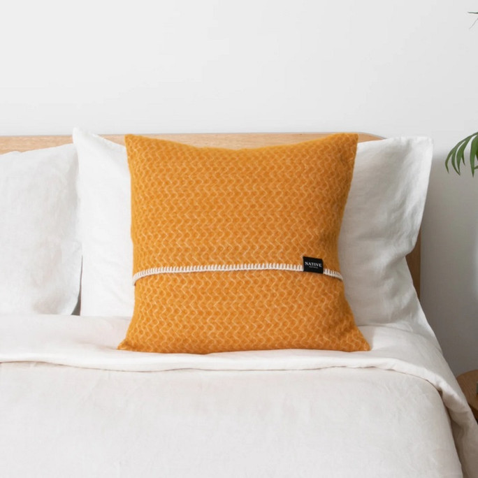 Native Natural Cushion Wool – Plush & Tactile