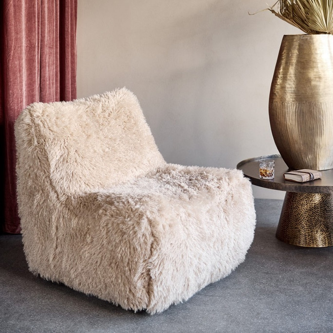 Libra Wallace Faux Sheepskin Occasional Chair on Swivel Base – Natural 85×92×83cm