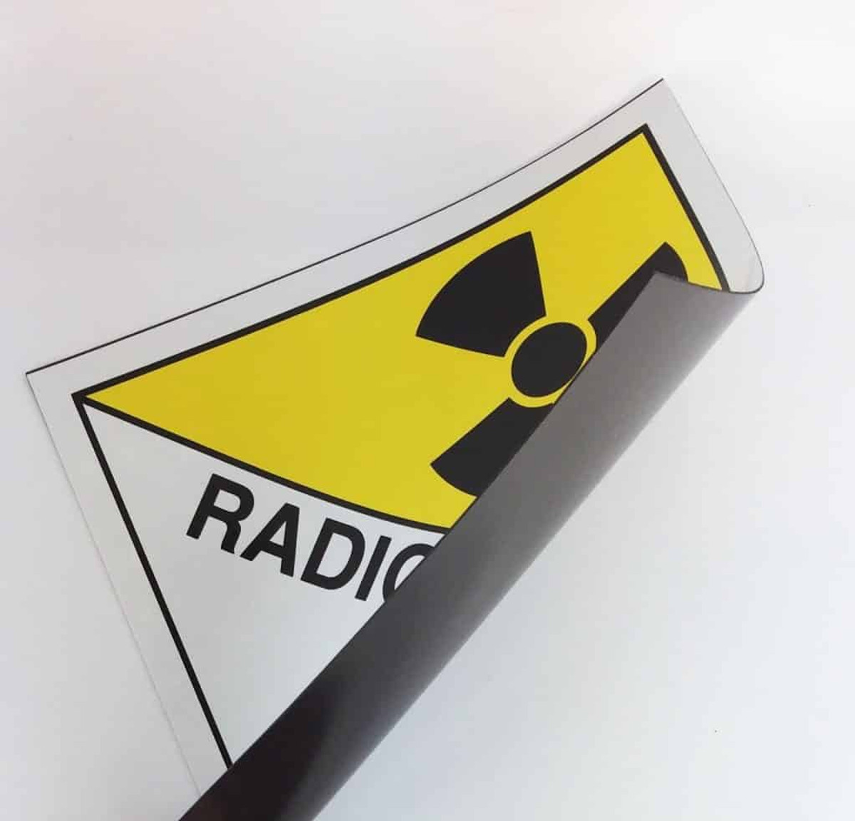 Magnetic Rubber Backed Vehicle Label Class 7 Radioactive Materials 250x250mm