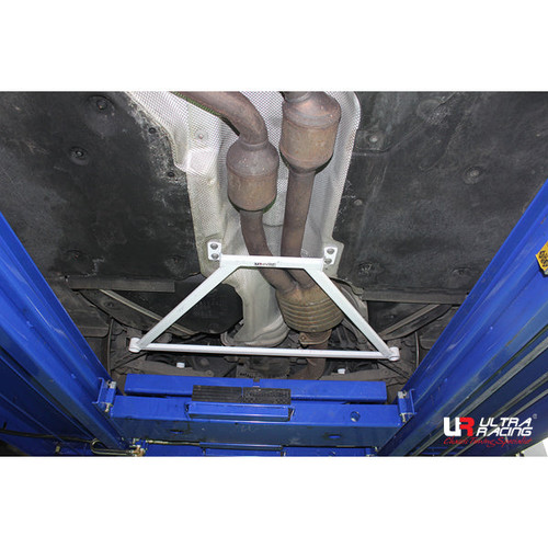 Ultra Racing BMW 1 Series (E82) Rear Lower Brace URCN-RL4-2113 Ultra Racing BMW 1 Series (E82) Rear Lower Brace URCN-RL4-2113