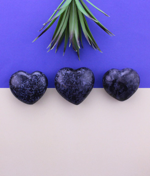 Indigo Gabbro - small heart-shaped pieces