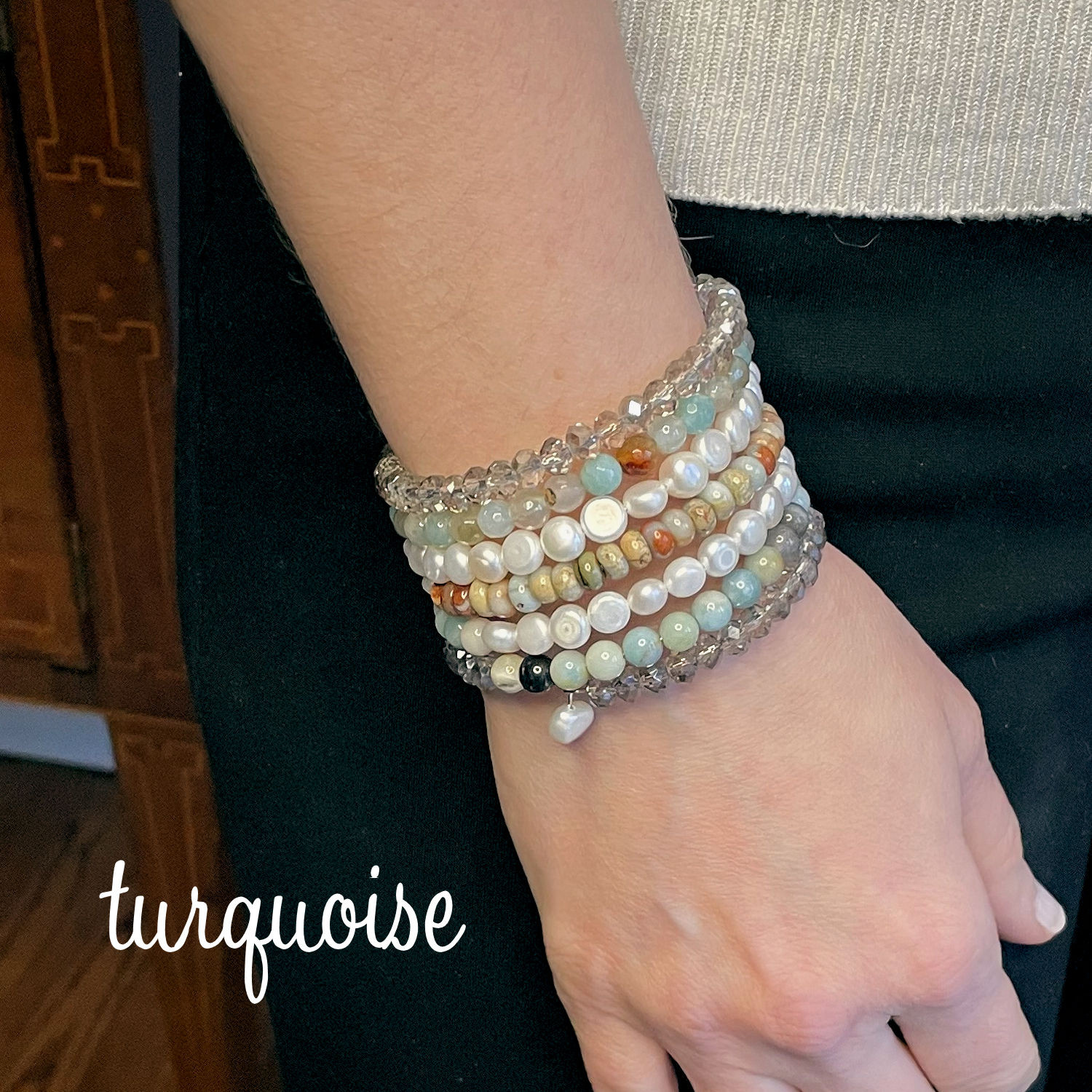 Coin shaped pearl bracelt