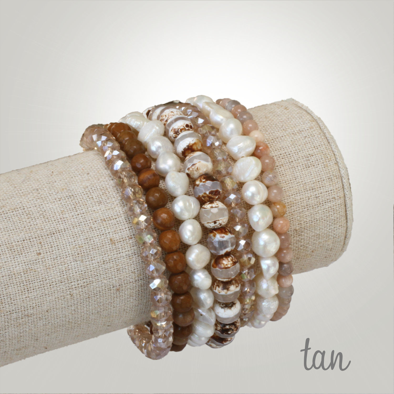 Coin shaped pearl bracelt