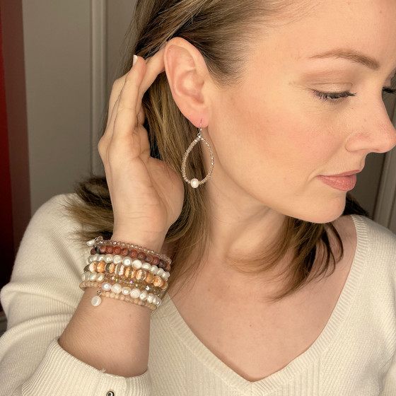 Coin shaped pearl bracelt