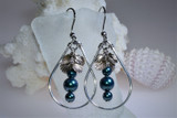 Teardrop earring with Tahitian pearl 