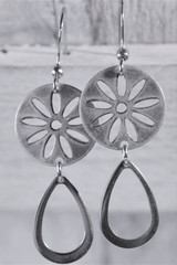 Flower tear drop earrings