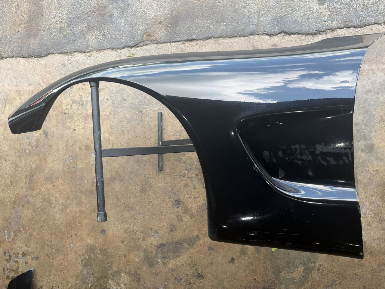5cハンプティ　高レートパーツ 1997-2004 C5 Corvette Front Left Driver Side Fender 10288100