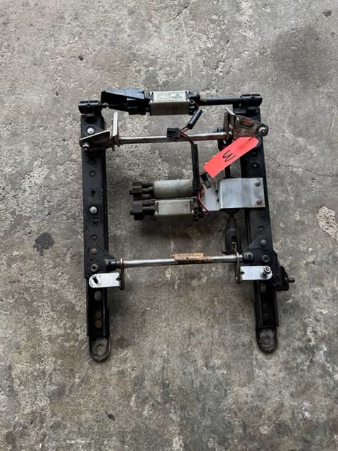 1997-2004 C5 Corvette Driver power Seat Track W/Memory 88953529