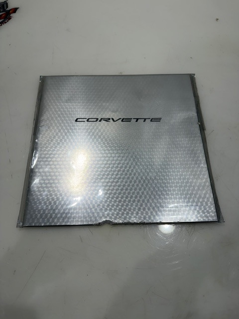 C5 Corvette Damaged 1998 Sales Bruchure Original sales Catalog (Colors/Specs)