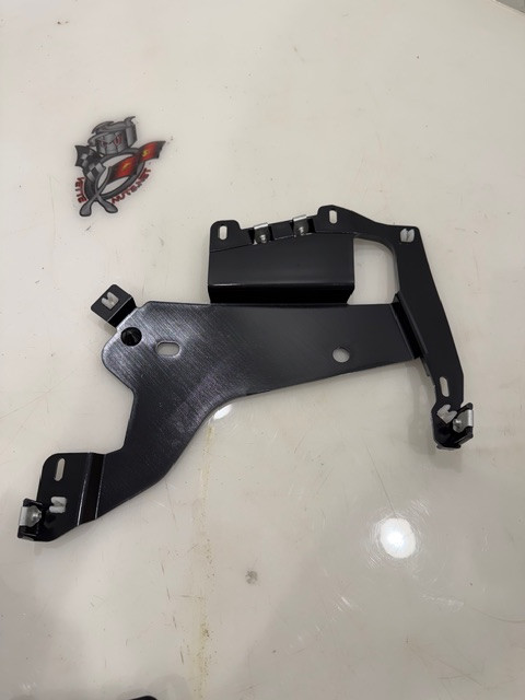 1997-04 (C5) Right Headlight Door Bracket NEW