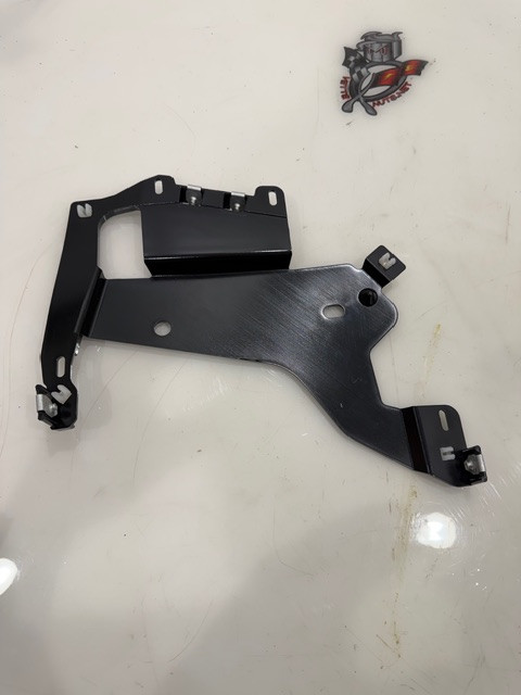 1997-04 (C5) Left Headlight Door Bracket NEW