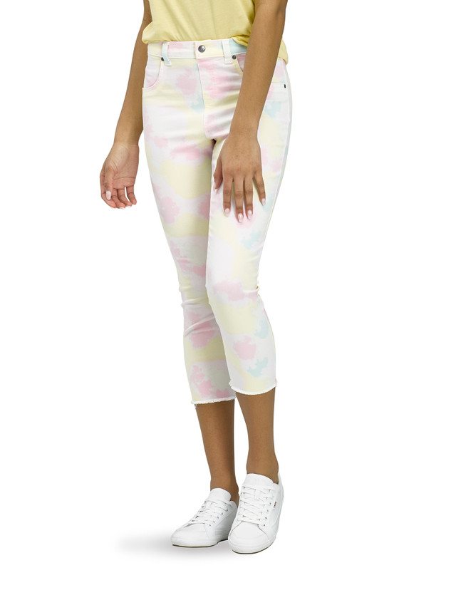 Anee Women Stylish 220 GSM Cotton Lycra 3/4th Capri Leggings/ Capri Pants  for Girls/Ladies, Free Size, Pack of 1 (White)