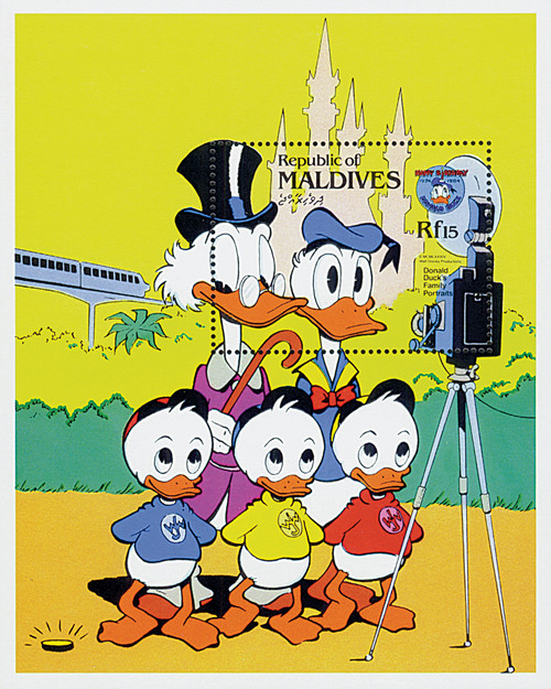 MDS381B  - 1984 Disney Characters Celebrate Donald Duck's 50th Anniversary, Mint Souvenir Sheet, Maldives