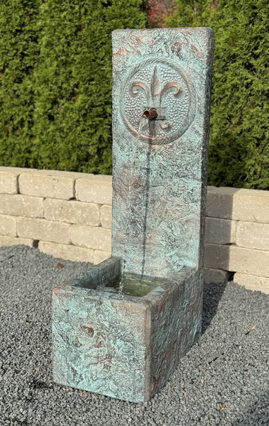 39" Fleur de Lys Single Spout Fountain