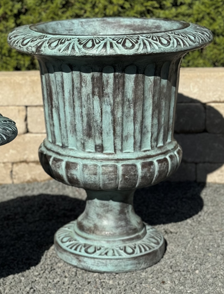 25" Medium Fluted Urn