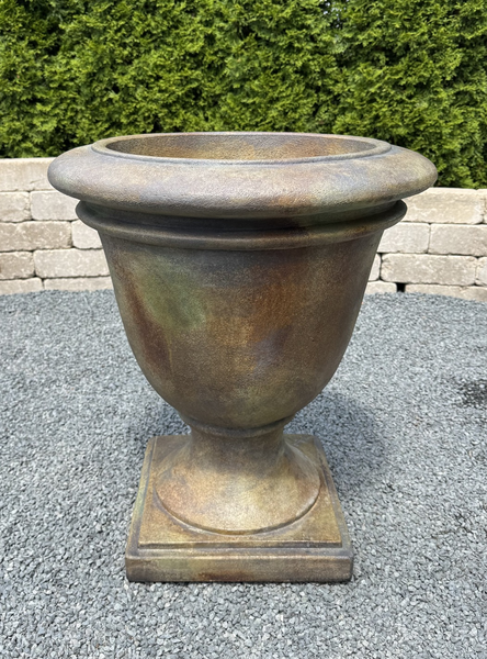 25" Avanti II Small Orlando Planter
