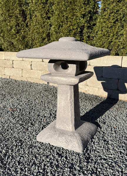 22" Ishi-Doro Pagoda
