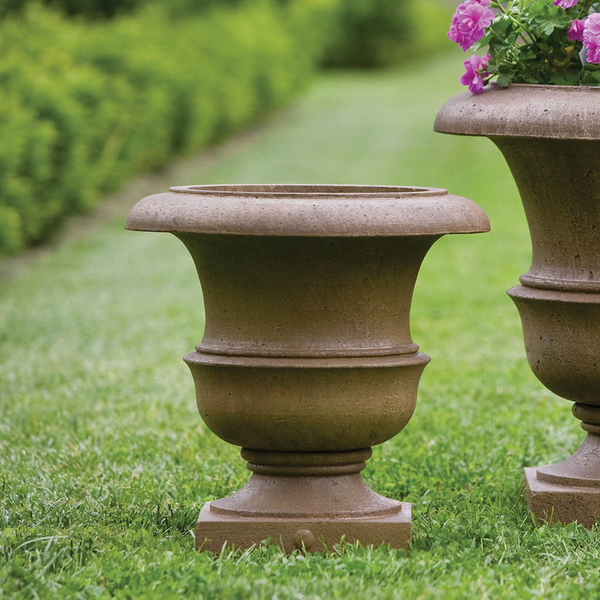 17" Williamsburg Wren Planter Small