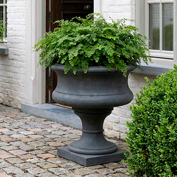33" Villair Urn
