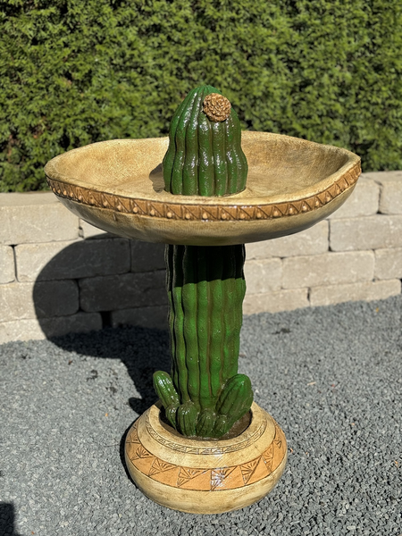 31" Desert Sombrero Birdbath