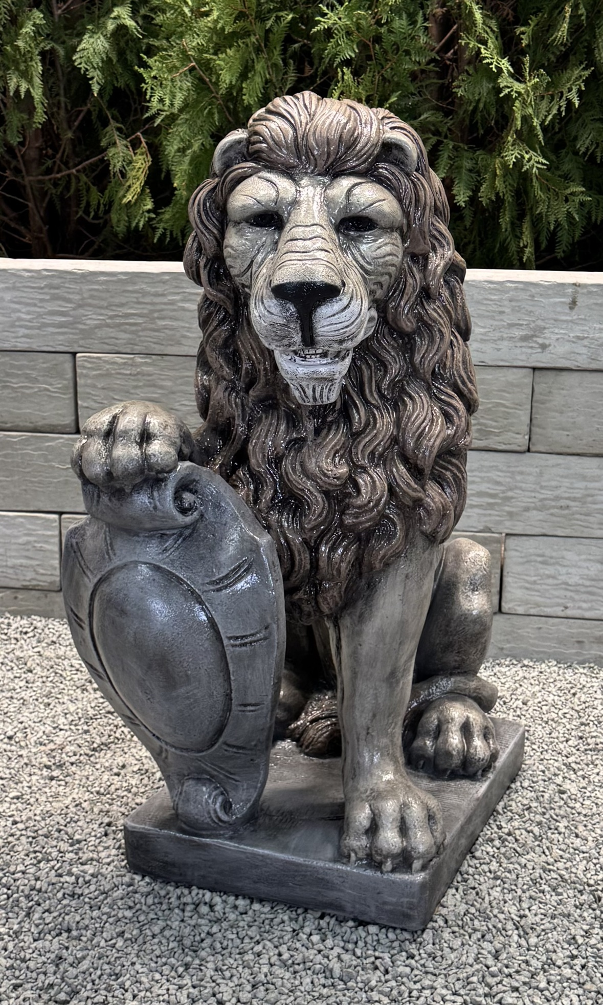 35" Lion (Right Shield)