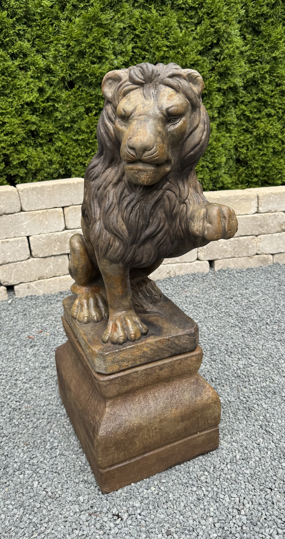 24" Lion (Left Paw Up)