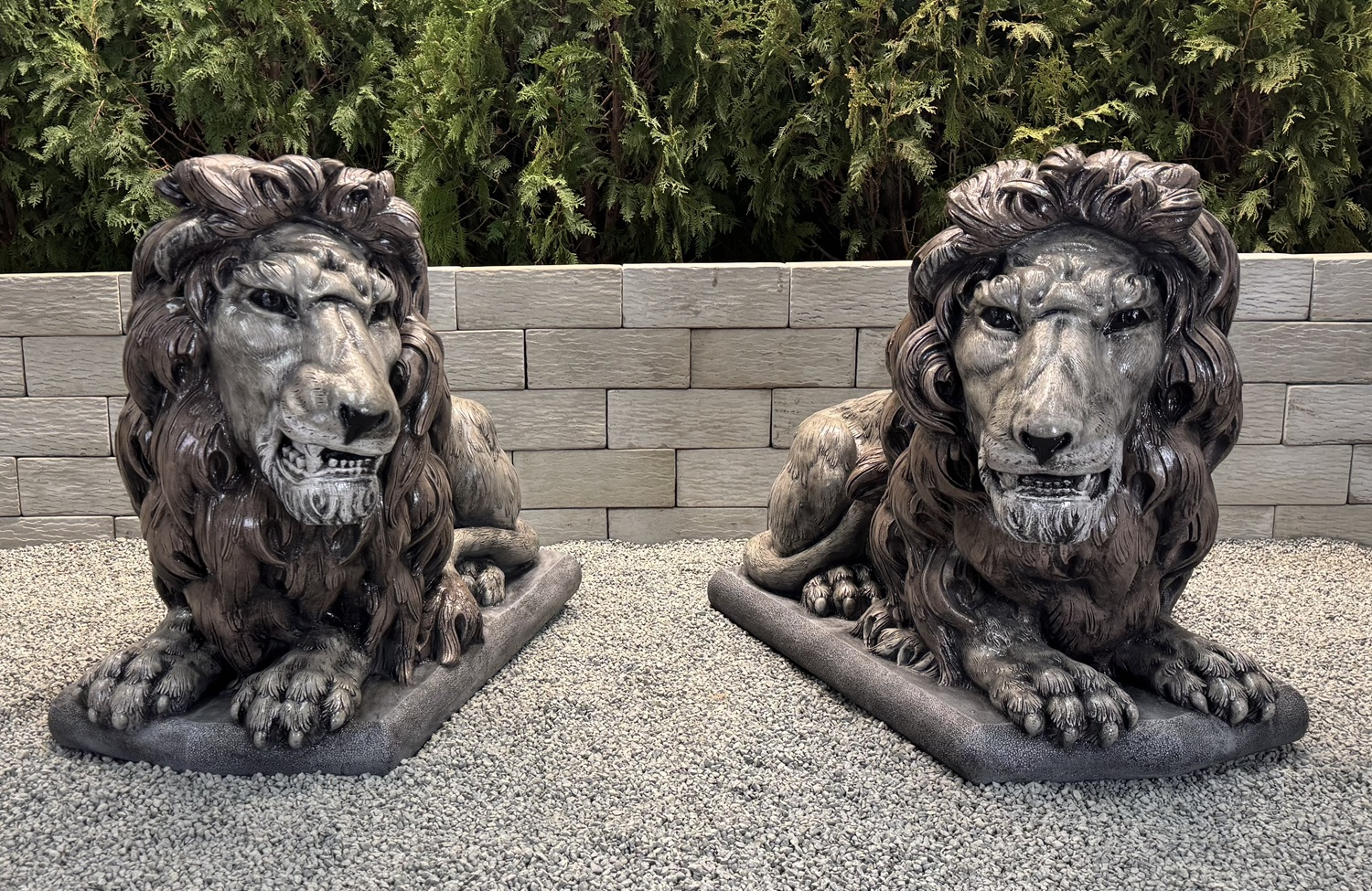 32" Grand Lion (Facing Left)