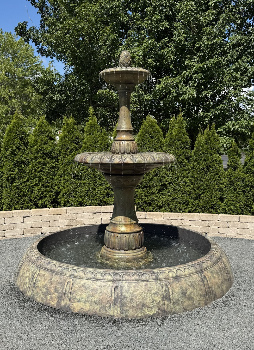 104" Grande Riviera Fountain in Perpetual Pool