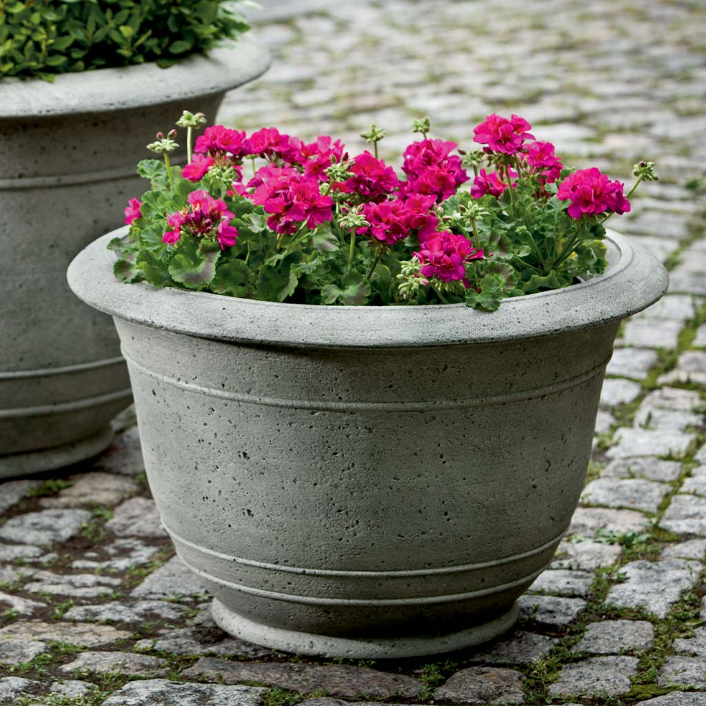 19" Padova Planter, Medium