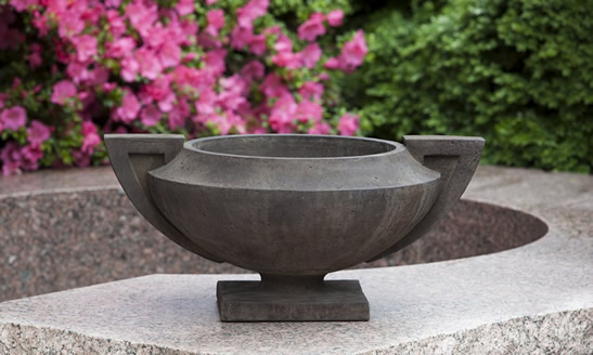 16" Smithsonian Grecian Urn