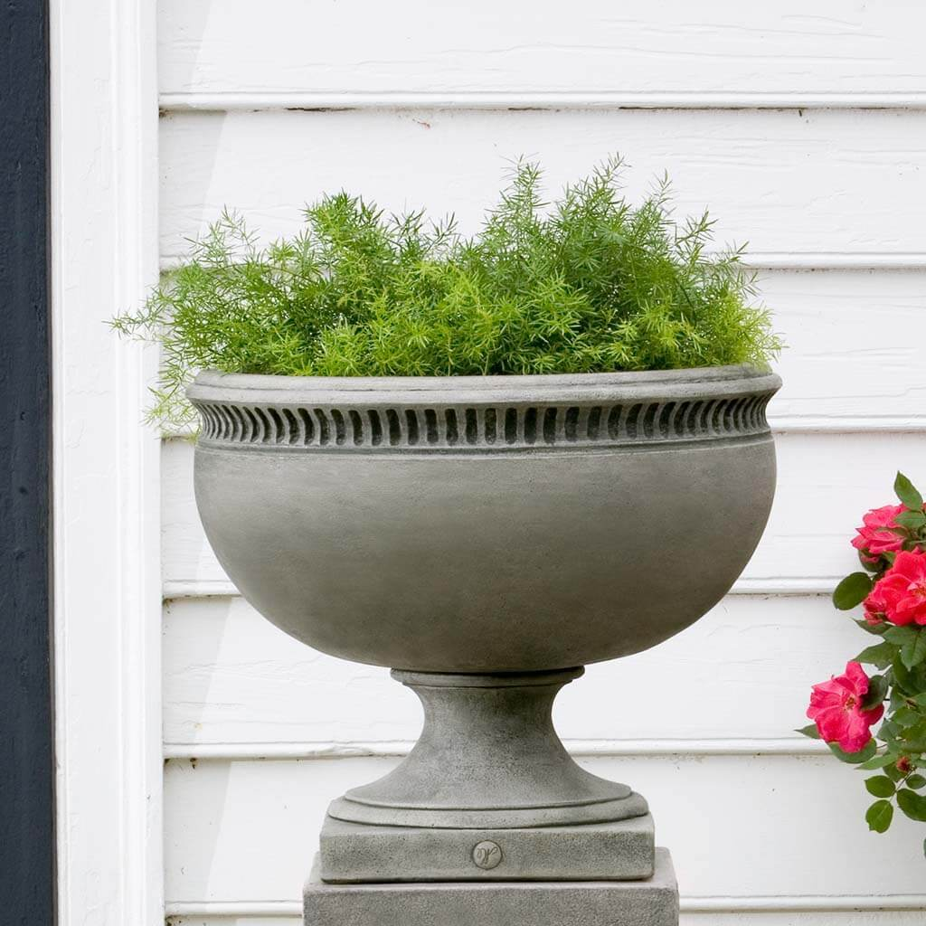 17" Williamsburg Tayloe House Urn