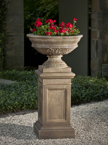 18" Couchhouse Urn