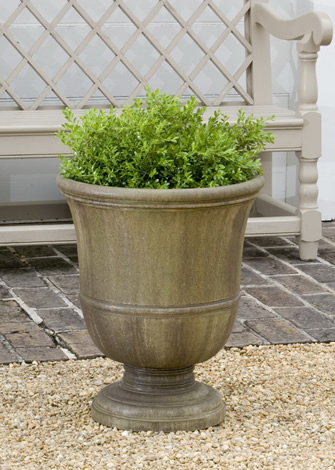 22" Williamsburg Orangery Urn