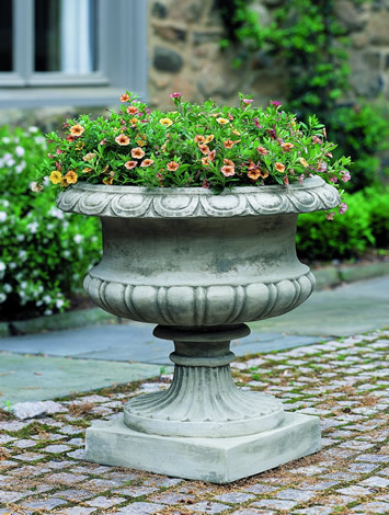 25" Lanciano Urn