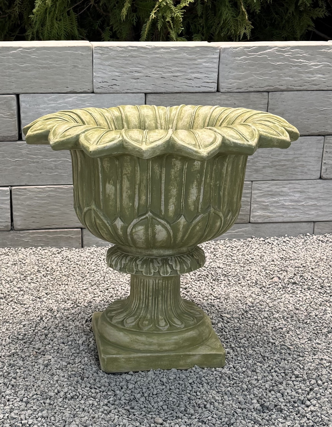 21" Kensington Petal Urn