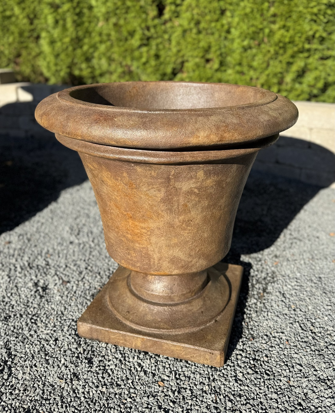 25" Avanti II Capri Planter