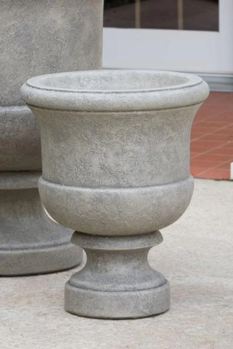 25" Cento Urn