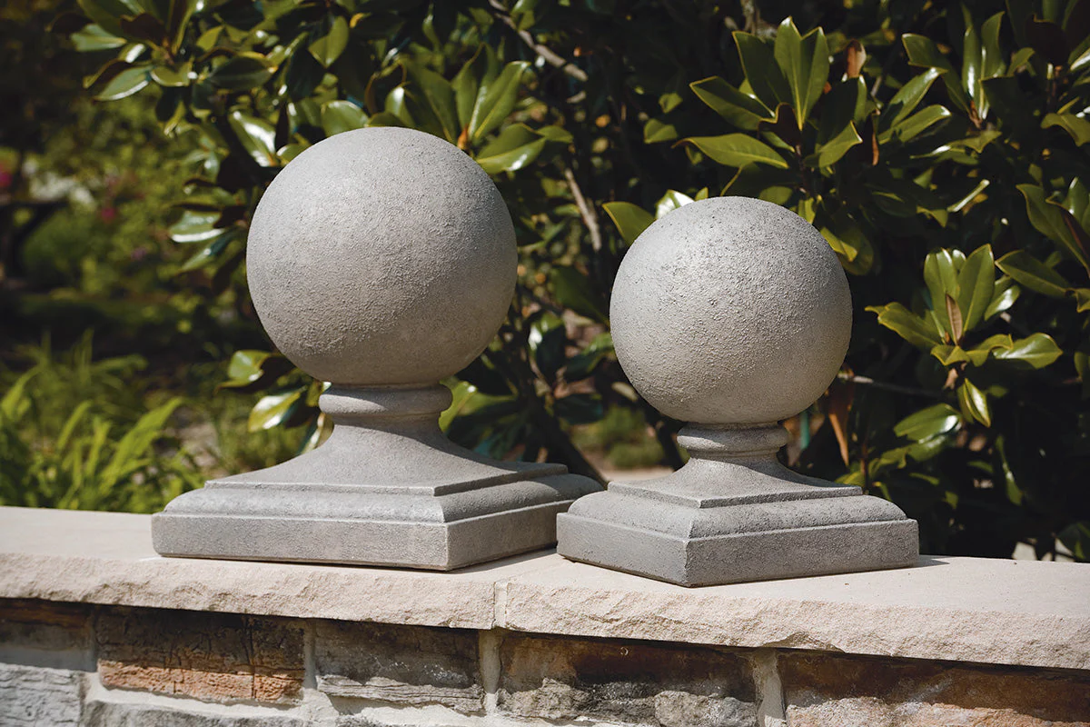 16" Globe Post