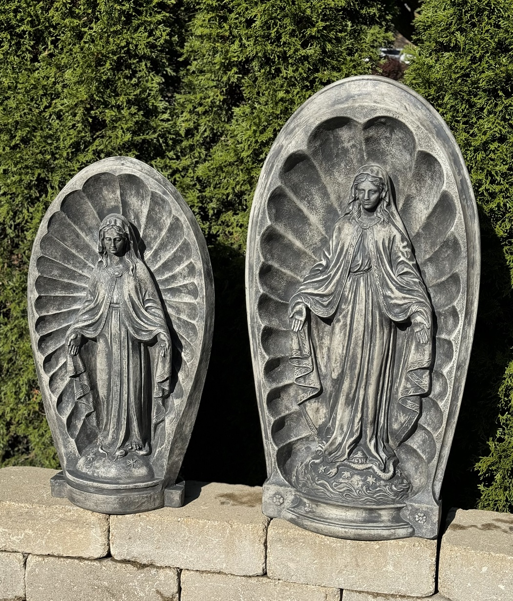 26" Small Madonna in Niche