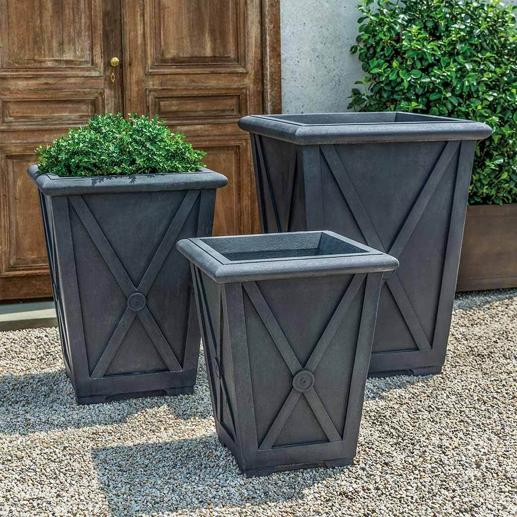 32" Directoire Planter, Medium