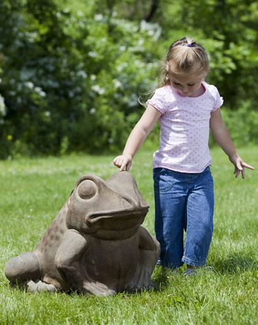 20" Giant Garden Frog