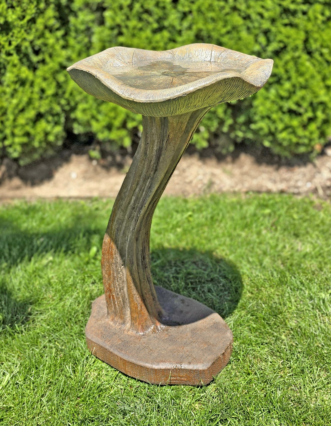 34" Single Lily Birdbath