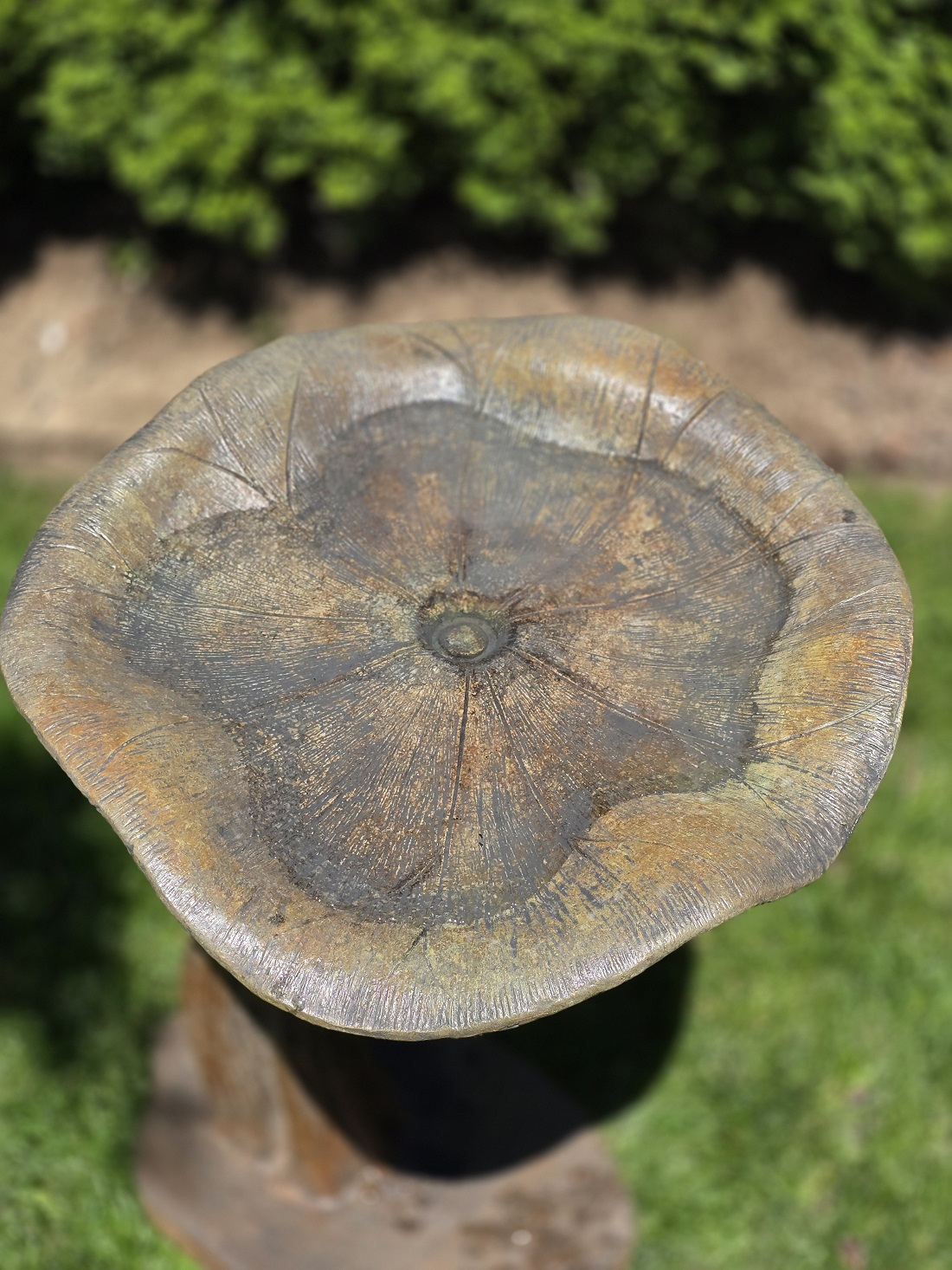 34" Single Lily Birdbath