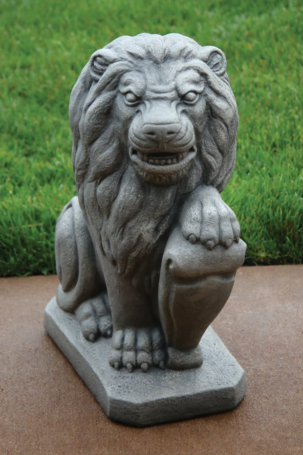 19" Lion with Shield - Left