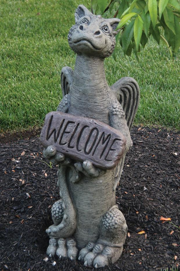 31" Tall Grinsey - Welcome