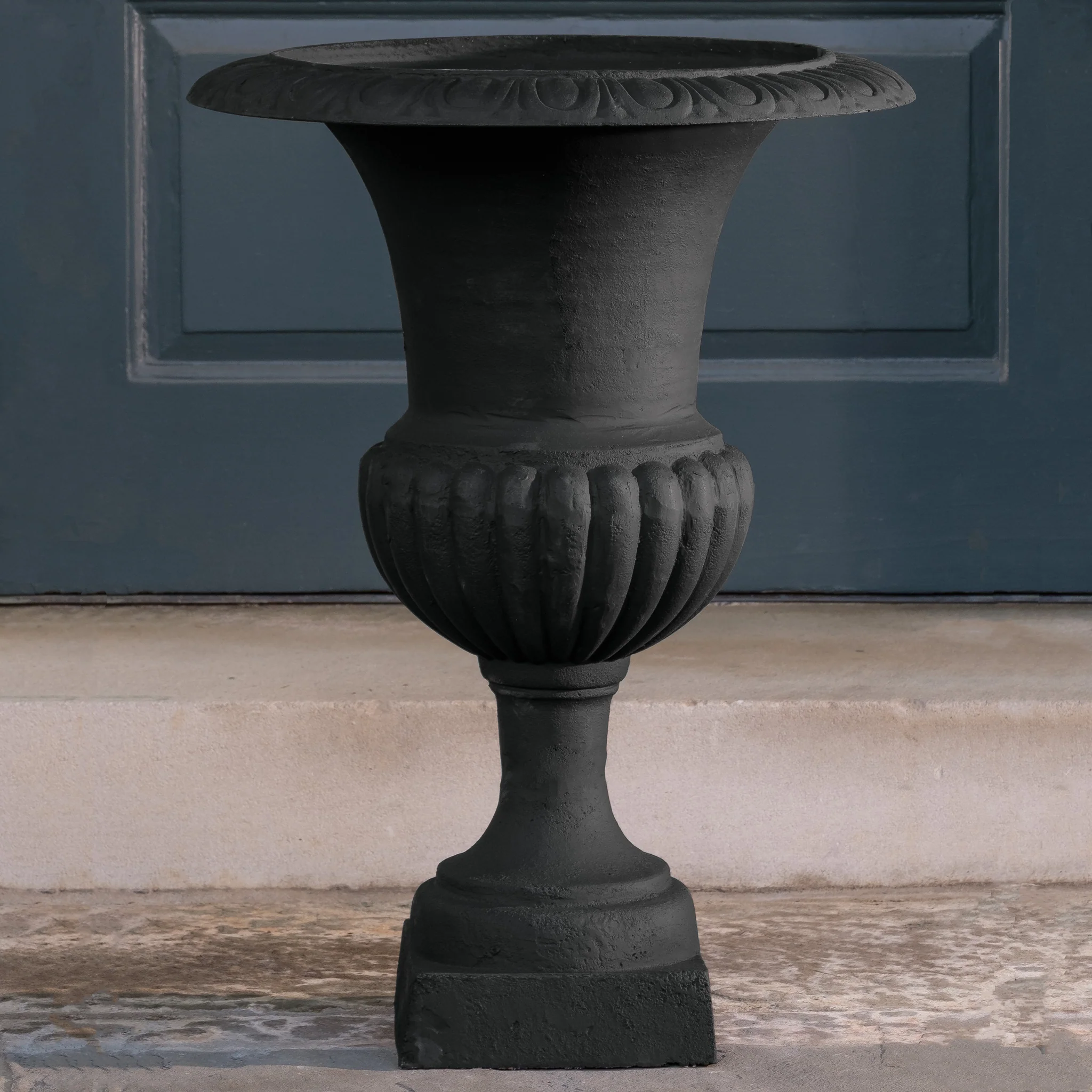29" Tall Wickford Urn - Matte Black